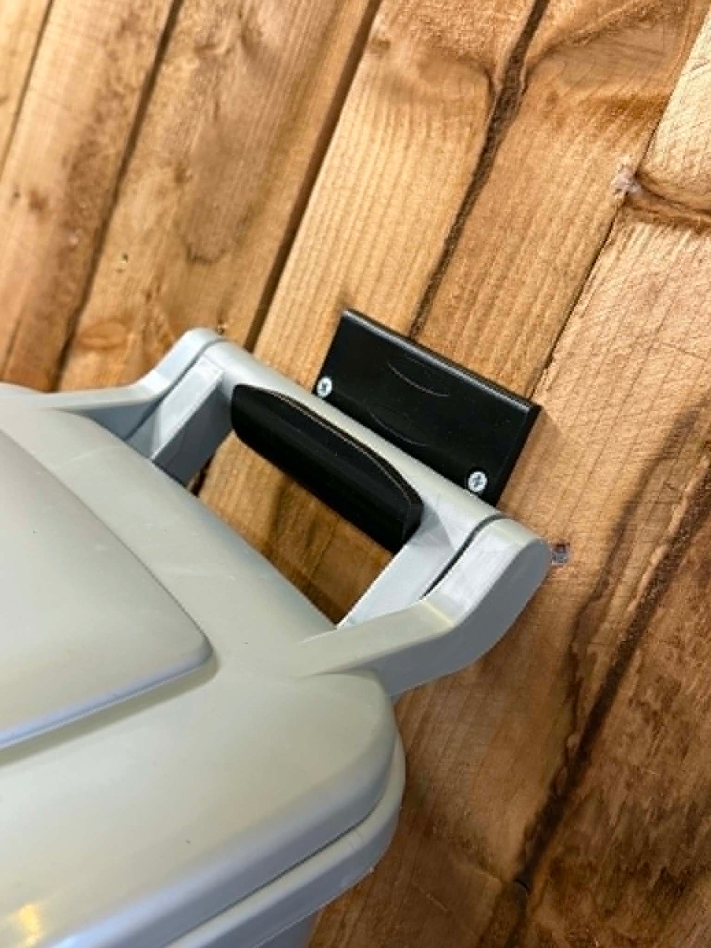 Food Waste Bin Wall - Fence Bracket | 50.FORWARD
